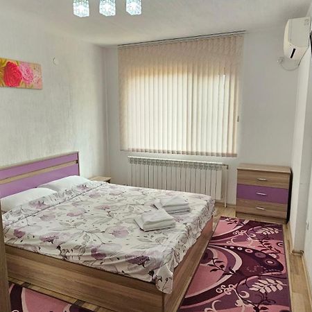 Д И В 1 - D & V 1 Apartment Szandanszki Kültér fotó