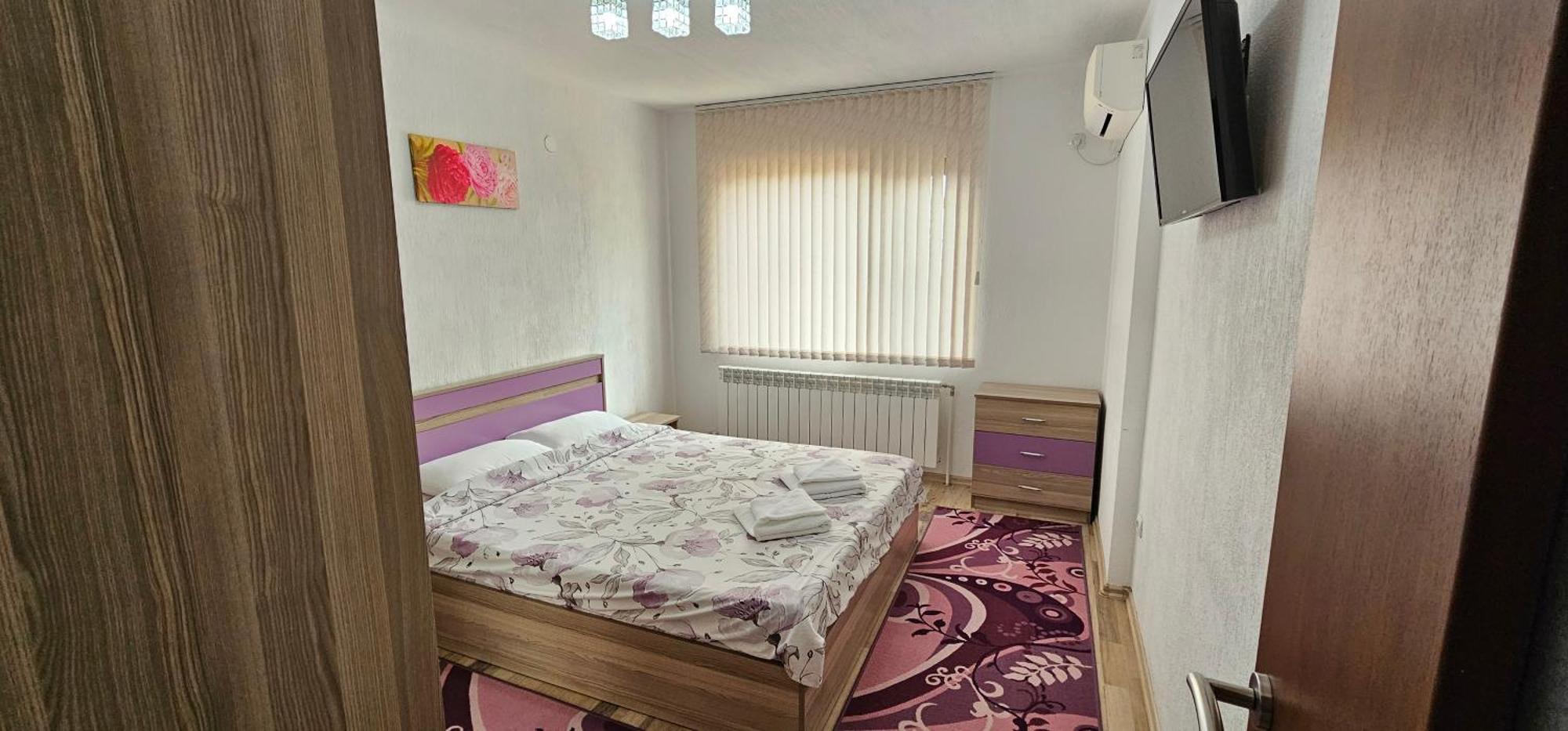 Д И В 1 - D & V 1 Apartment Szandanszki Kültér fotó