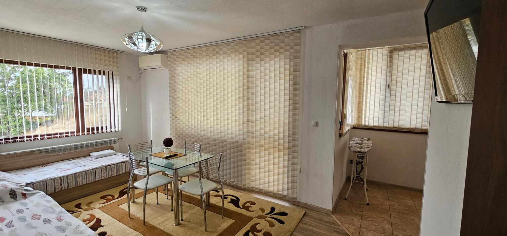Д И В 1 - D & V 1 Apartment Szandanszki Kültér fotó
