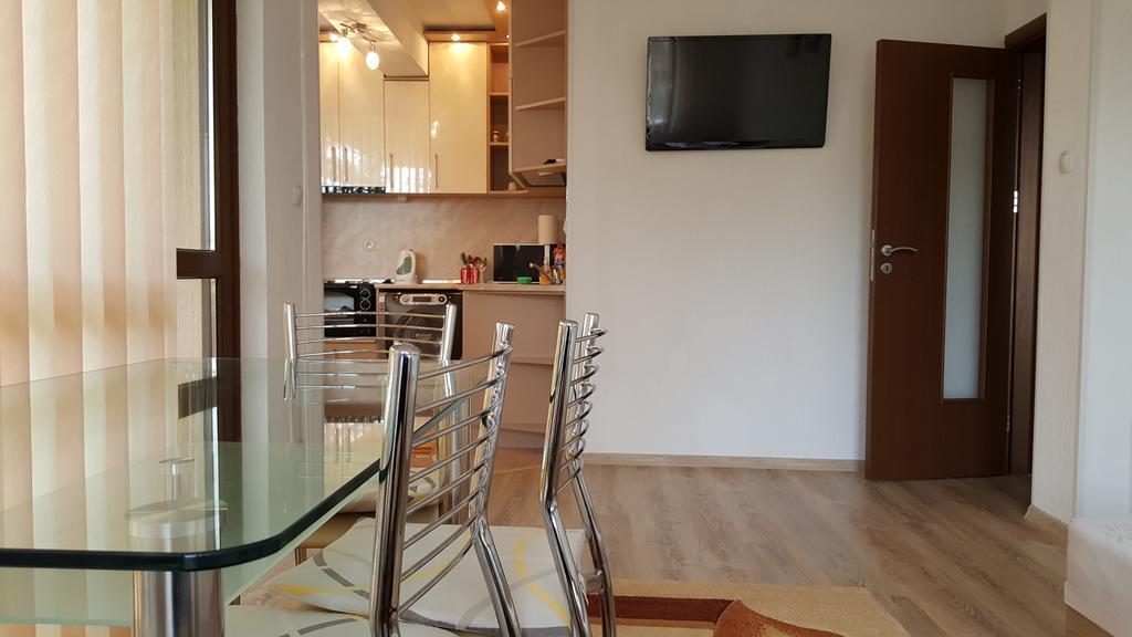 Д И В 1 - D & V 1 Apartment Szandanszki Kültér fotó