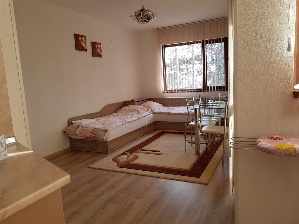 Д И В 1 - D & V 1 Apartment Szandanszki Kültér fotó