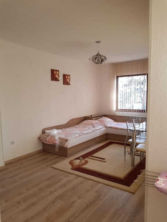Д И В 1 - D & V 1 Apartment Szandanszki Kültér fotó