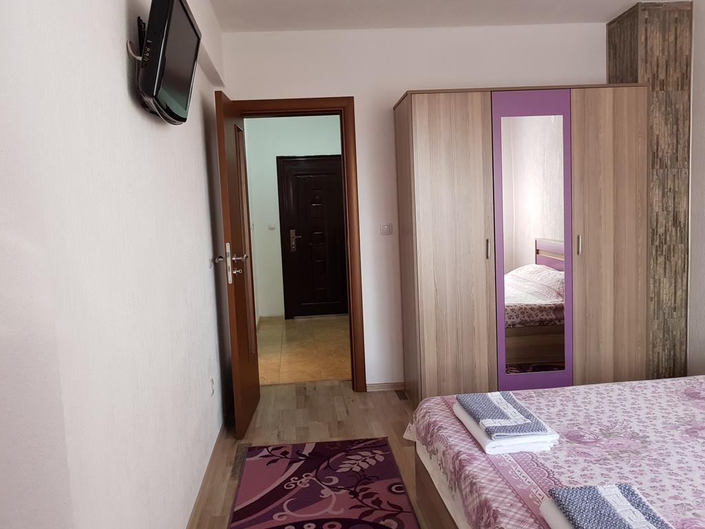 Д И В 1 - D & V 1 Apartment Szandanszki Kültér fotó